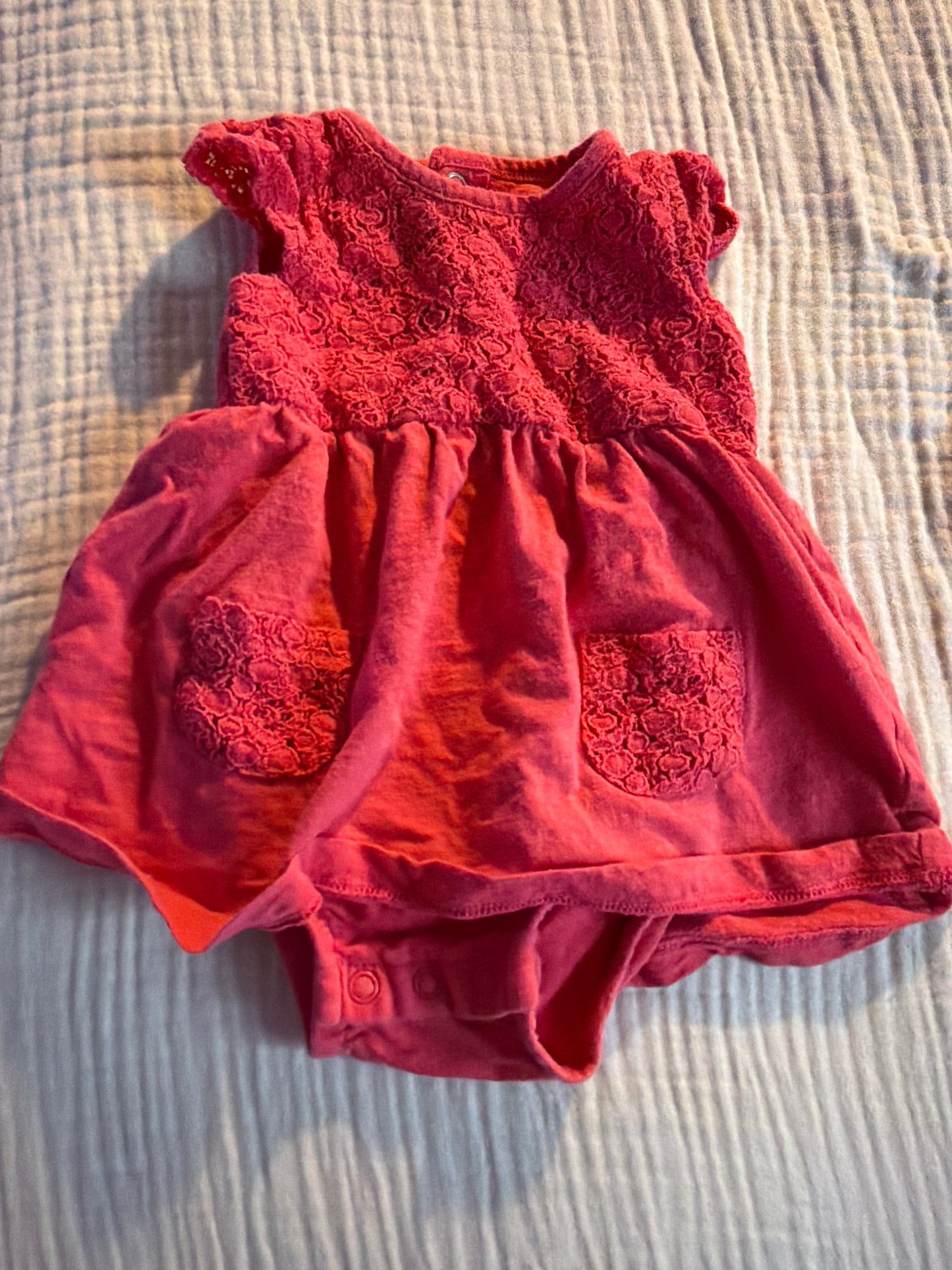 Barboteuse robe carter’s 6 mois