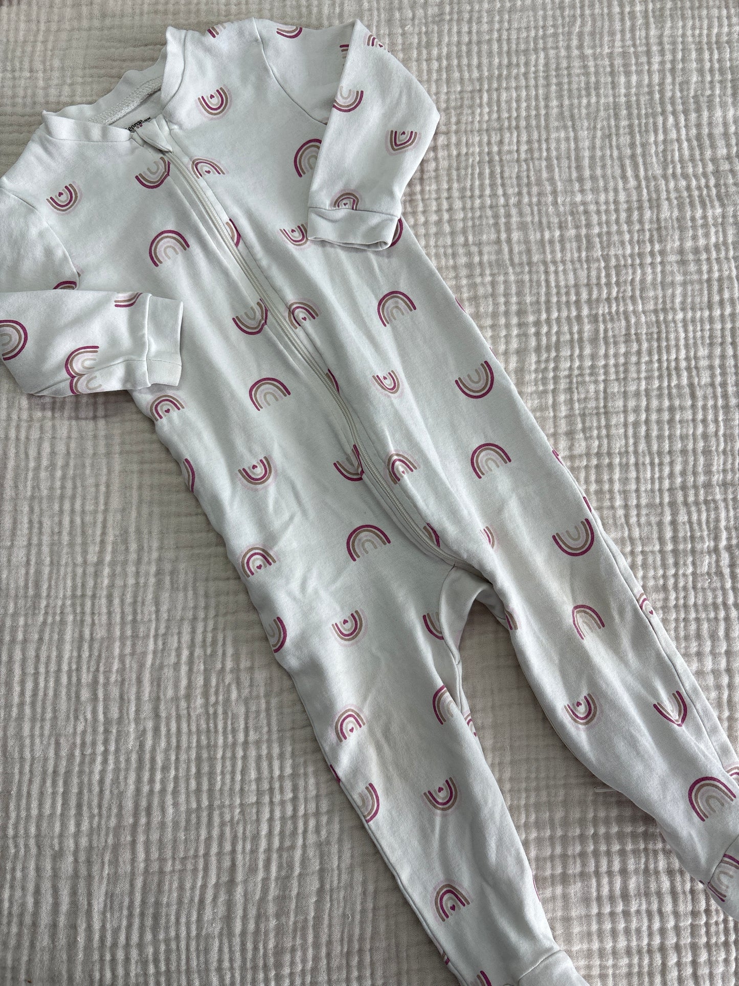 Pyjama George 12-18 mois (imparfait)