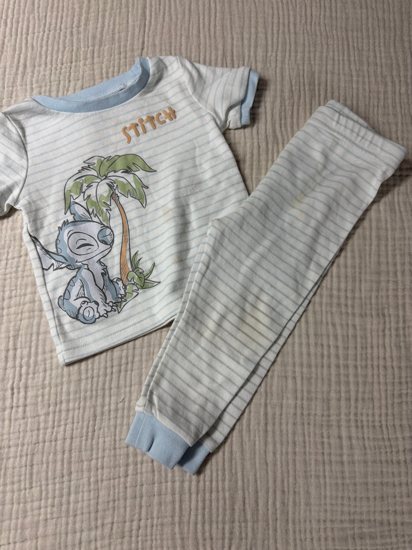 Pyjama Disney 12-18 mois (imparfait)