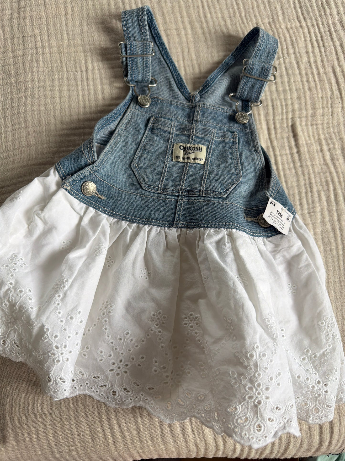 Robe oshkosh 12 mois neuf
