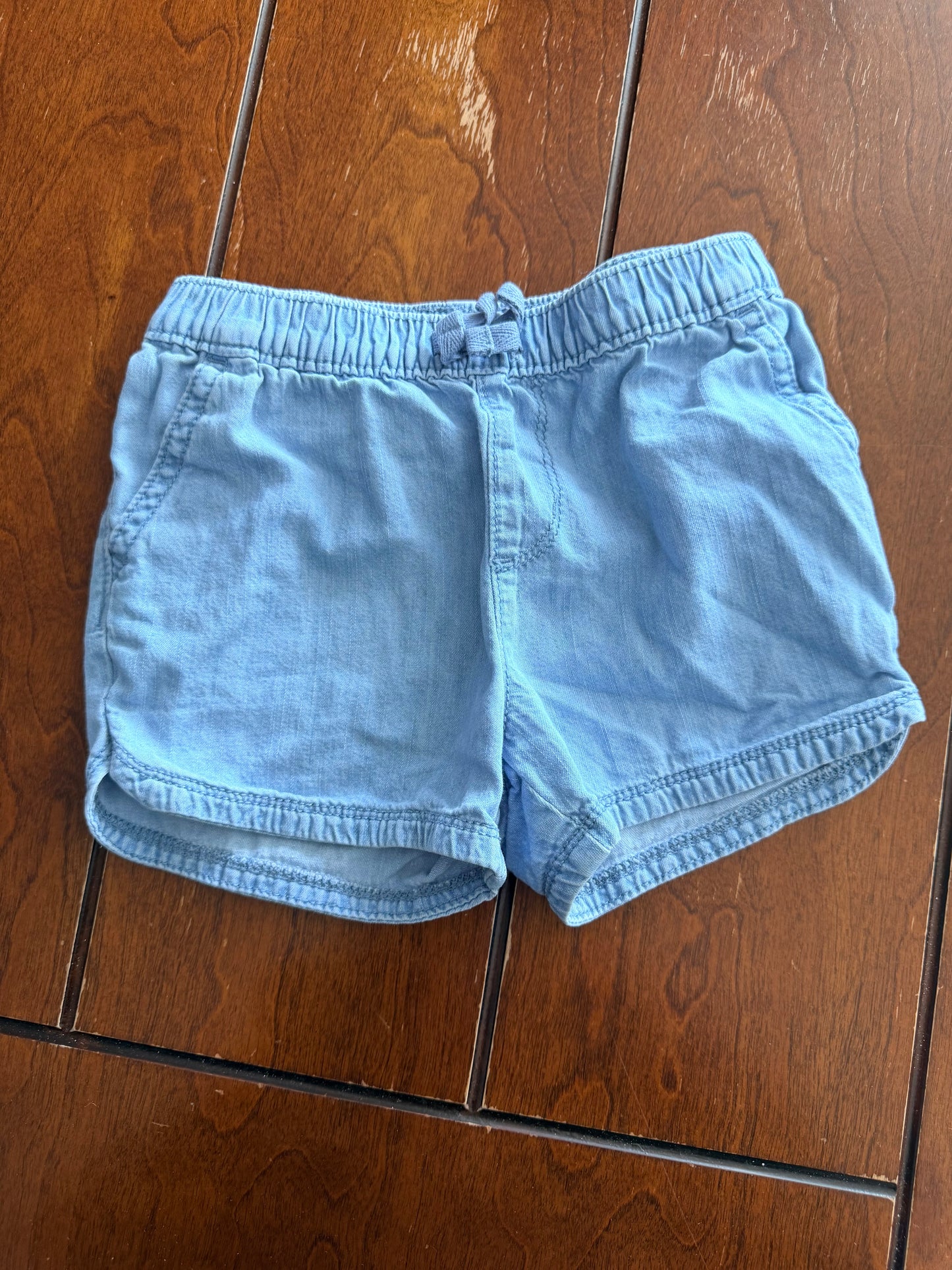 Short 4 ans