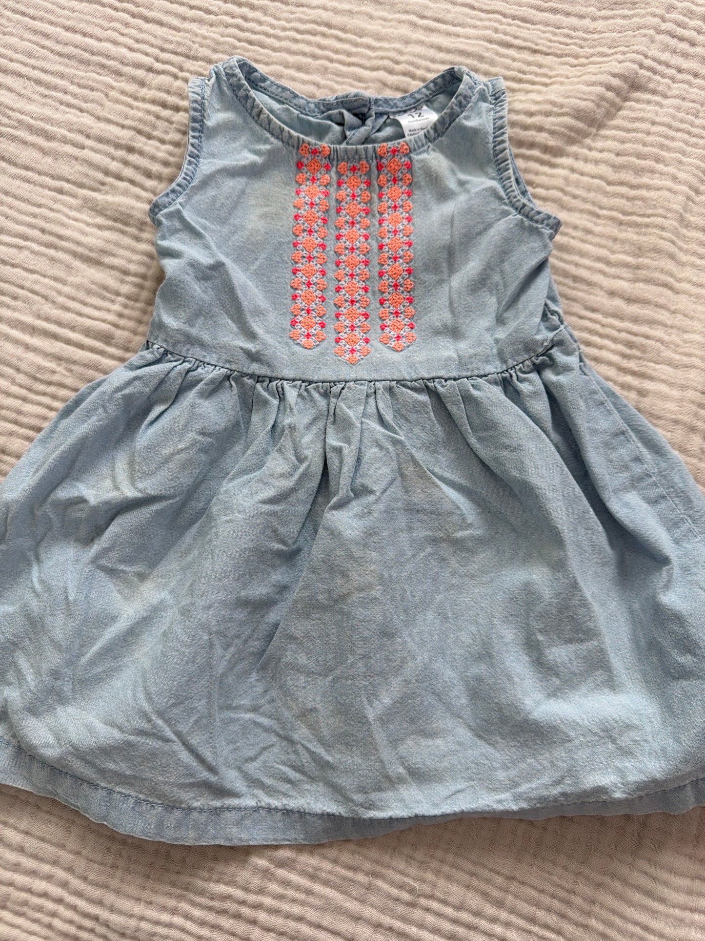 Robe oshkosh 12 mois (imparfait)