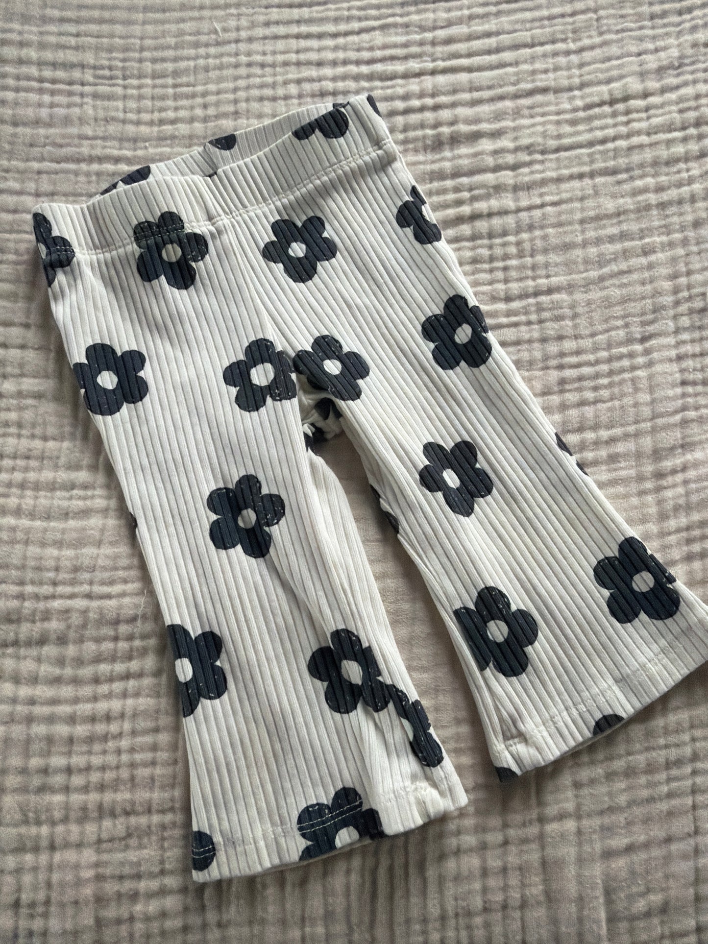 Pantalon George 3-6 mois (mini imperfection)
