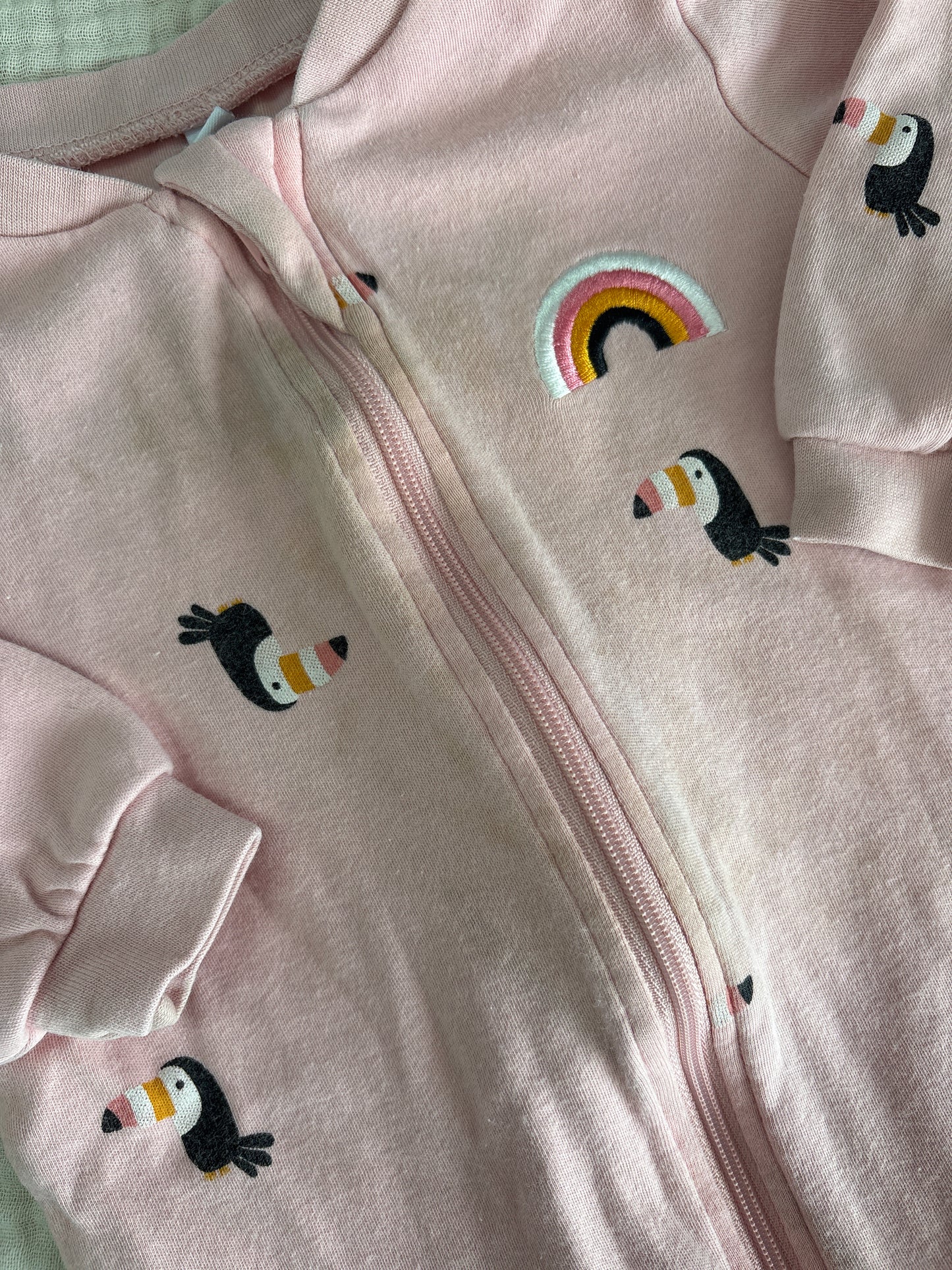 Pyjama Pekkle 6 mois taché au col
