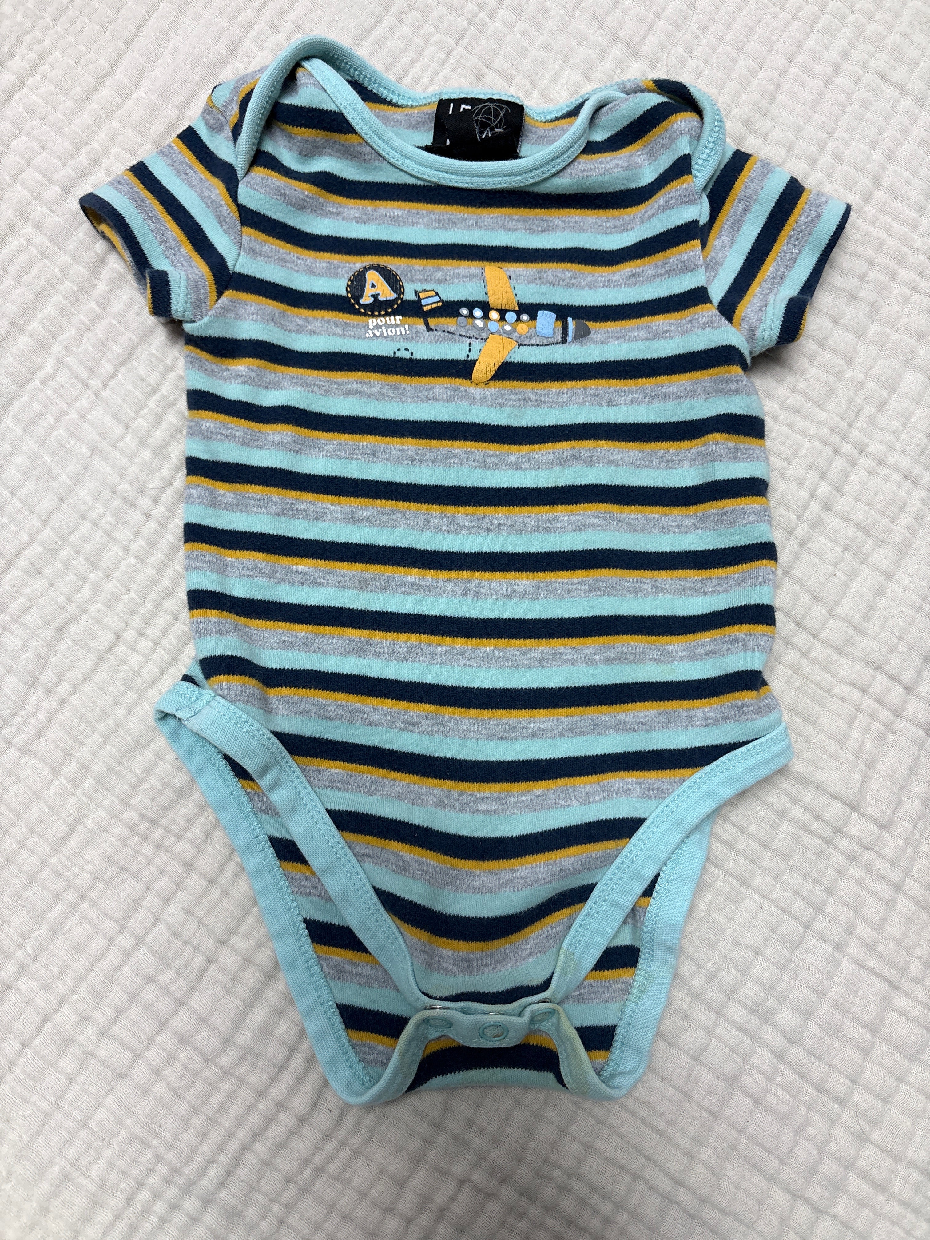 Cache couche le chat botté 12 mois (imparfait) voir photo