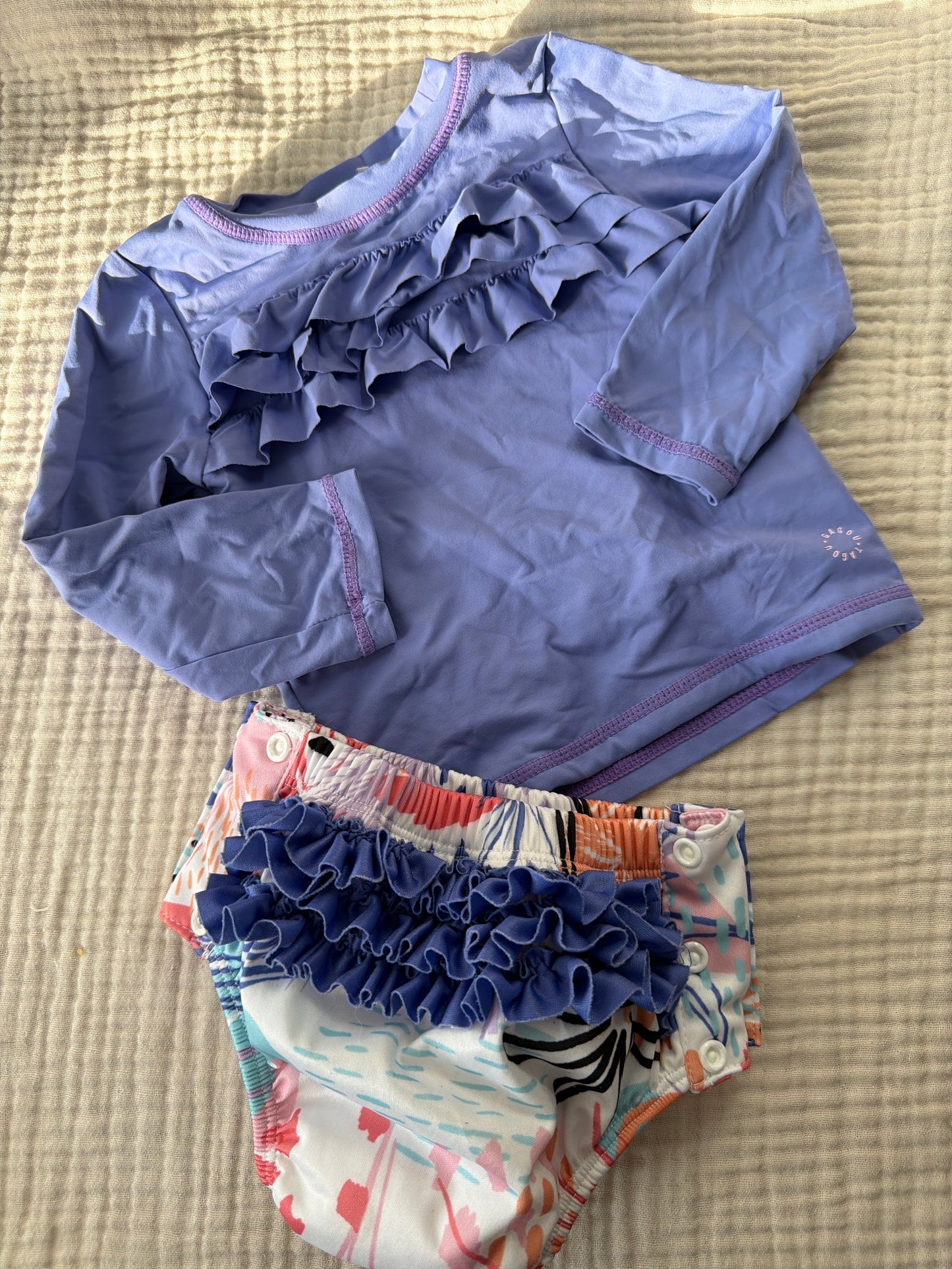 Maillot de bain gagou tagou 12 mois + chapeau