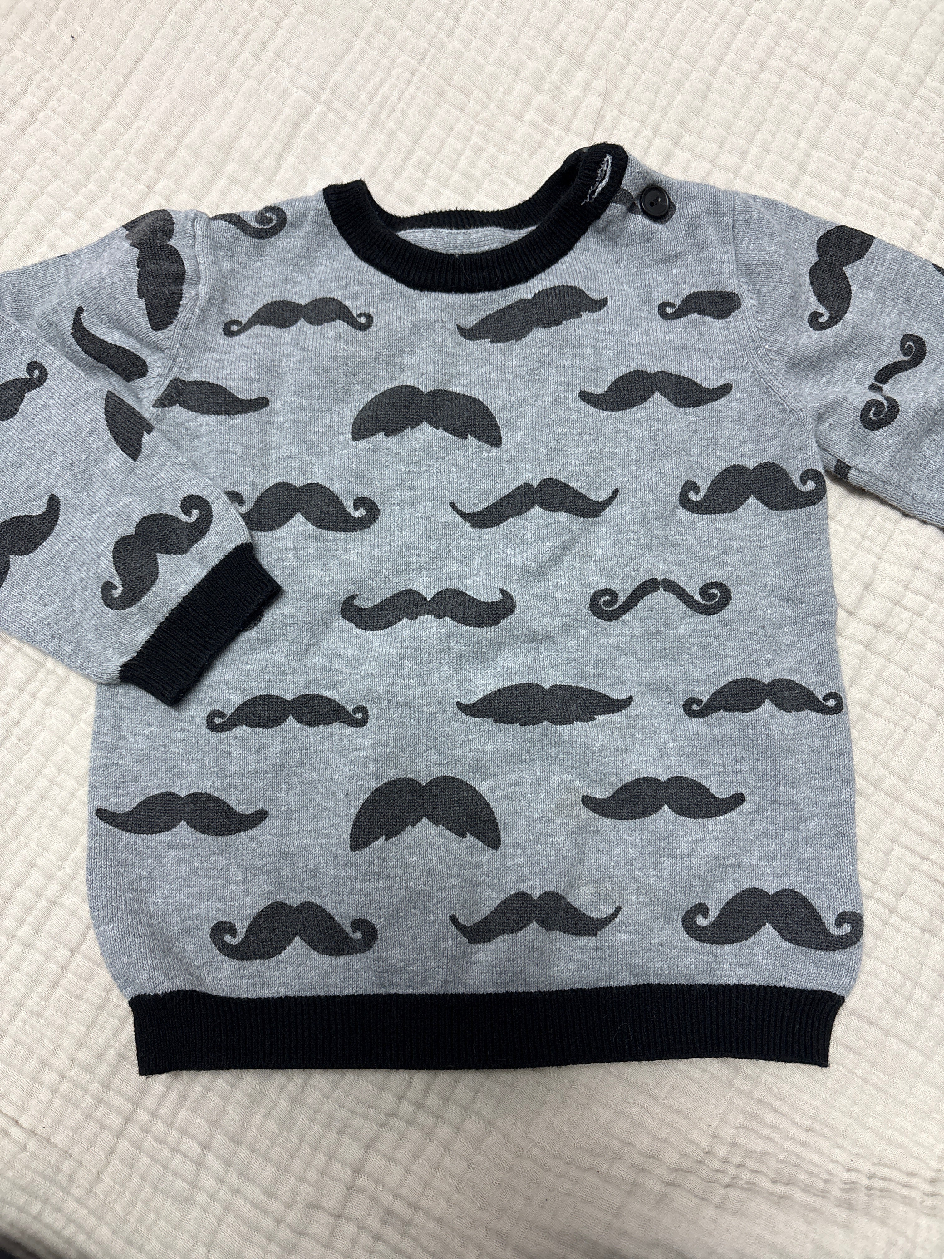 Chandail manche longue H&M 12-18 mois (imparfait) voir photo