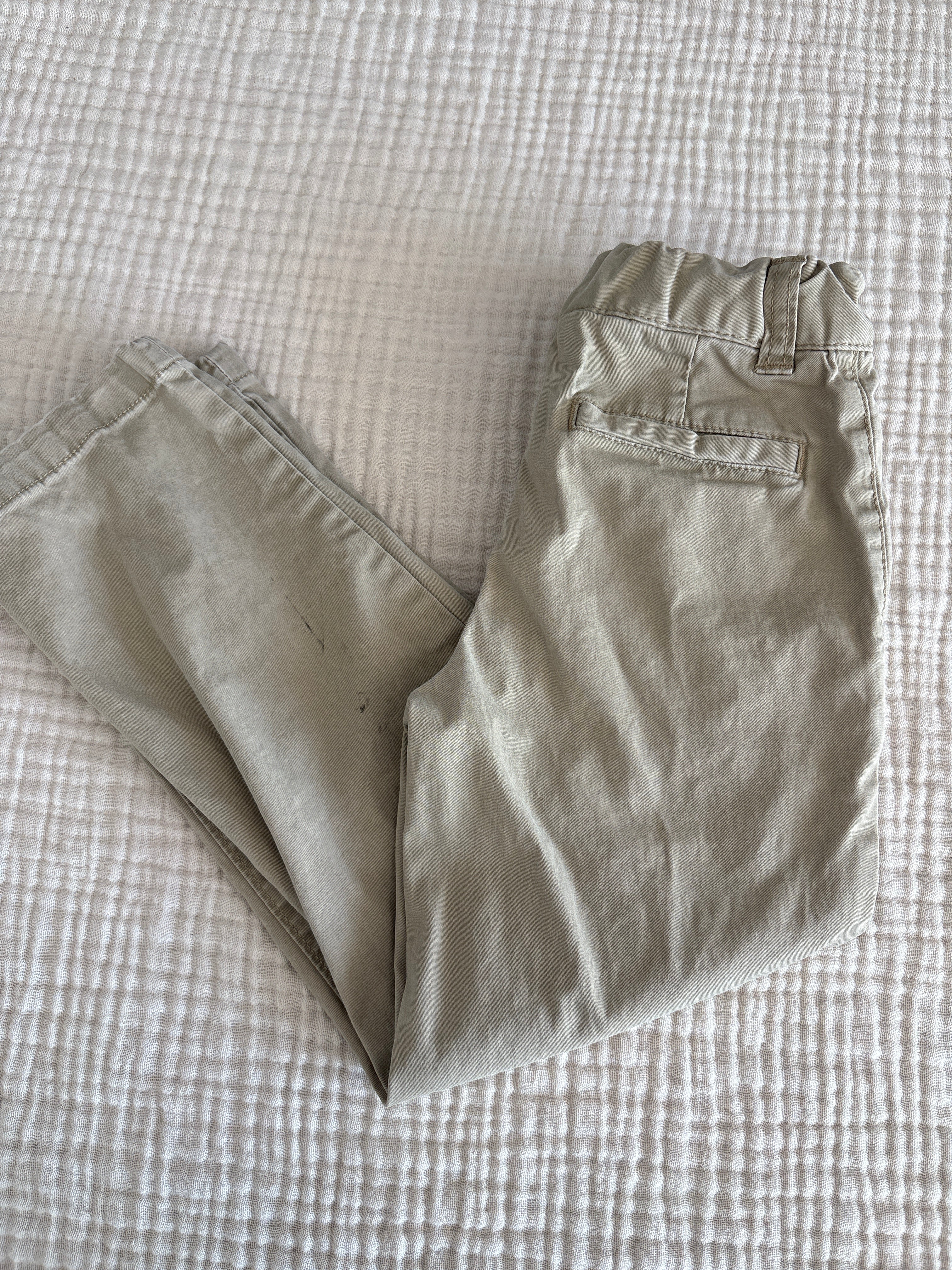 Pantalon beige carter’s 5 ans (imparfait) voir photo