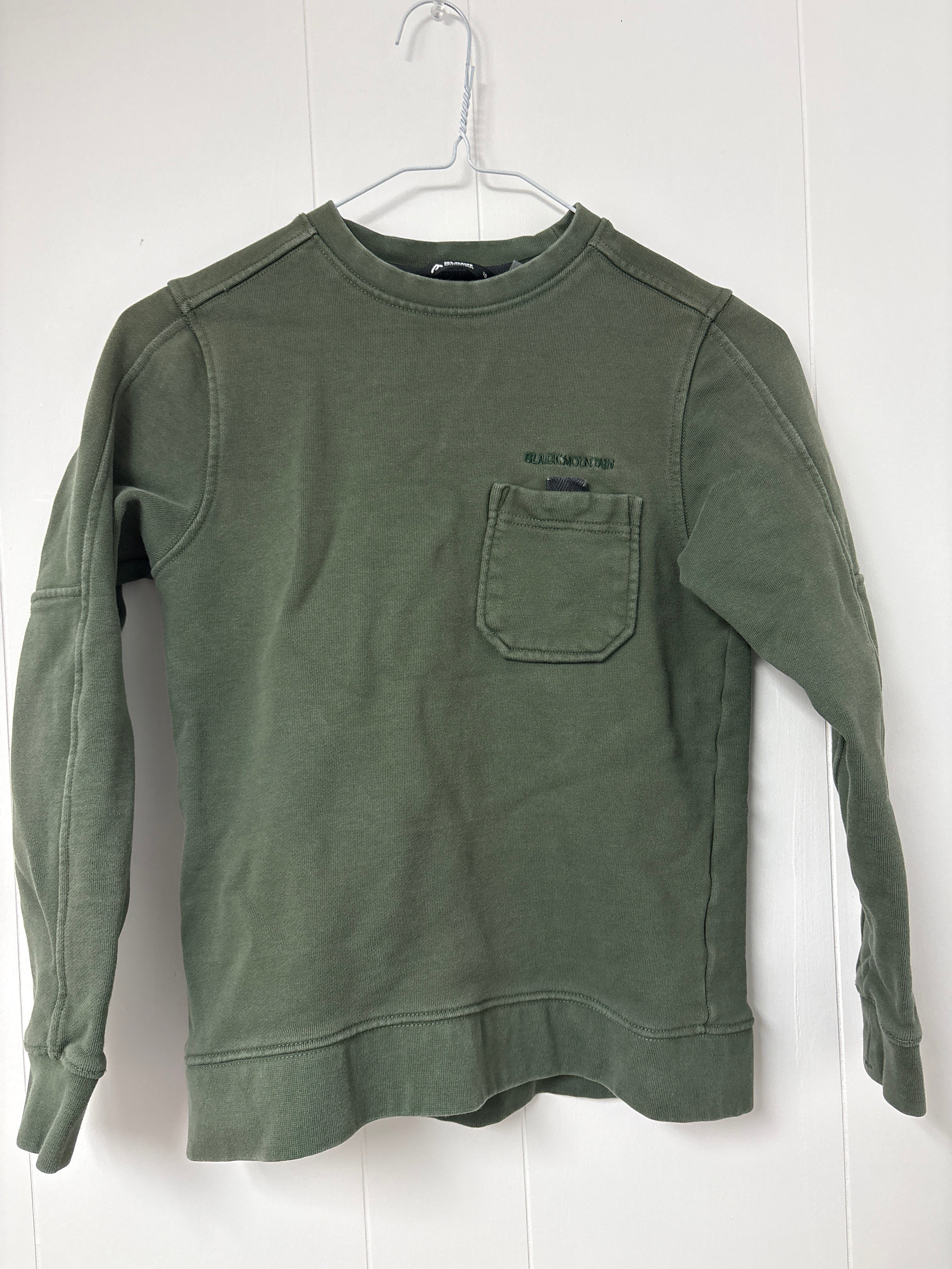 Crewneck black mountain 10 ans