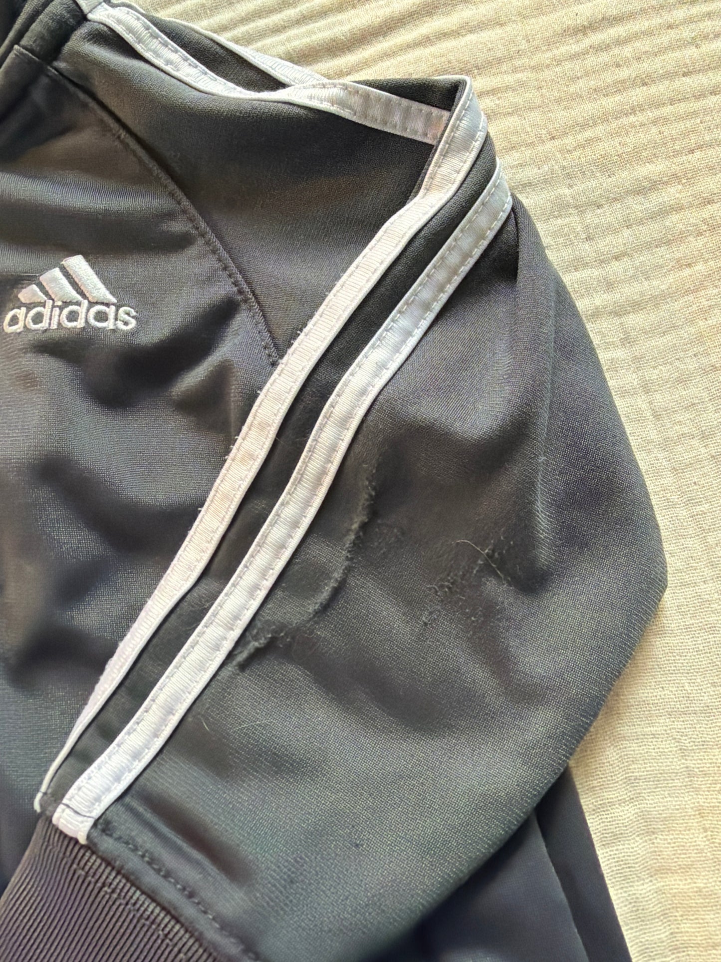 Veste adidas 18 mois (petite imperfection)
