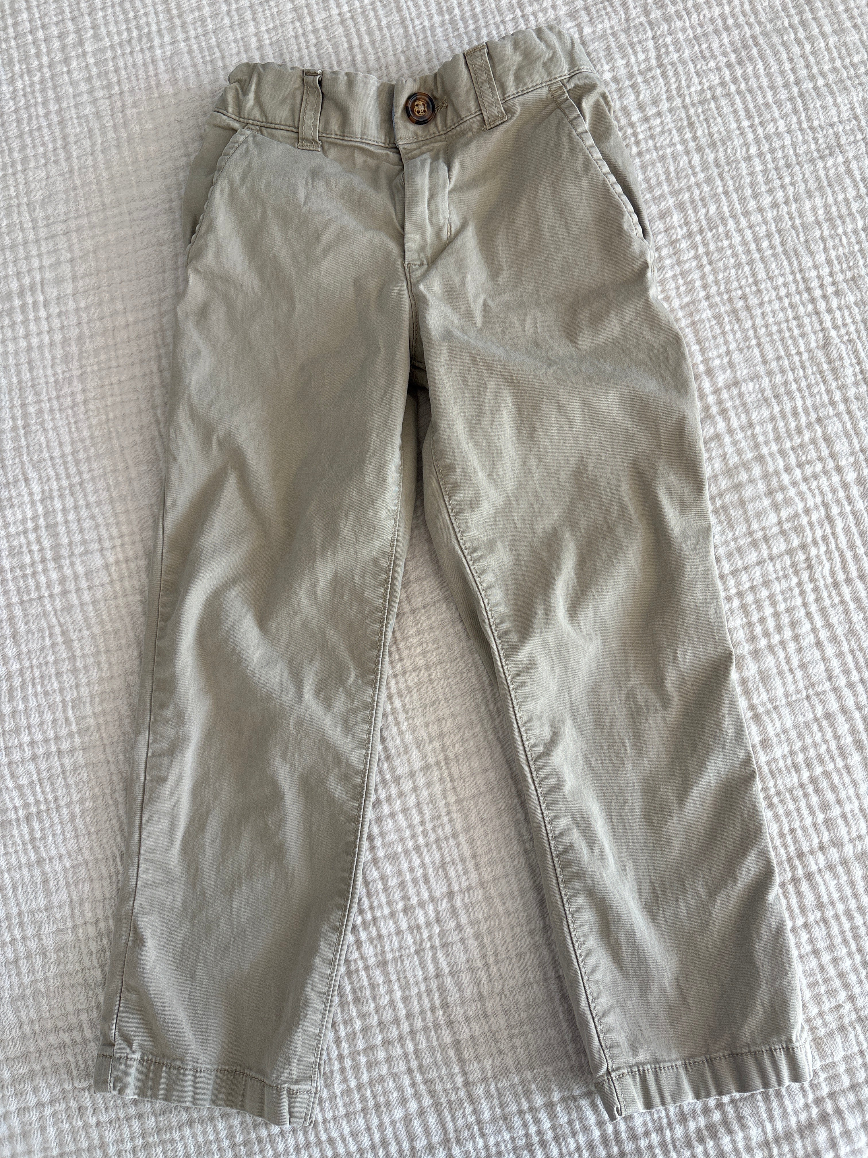 Pantalon beige carter’s 5 ans (imparfait) voir photo