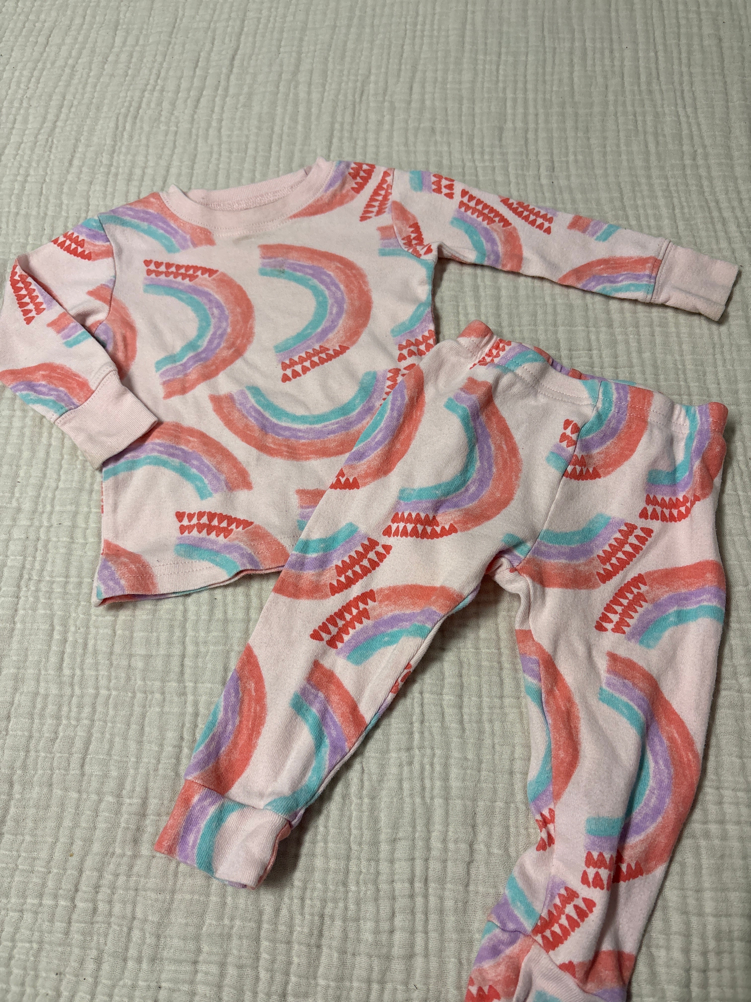 Pyjama carter’s 6-9 mois  (imparfait) voir photo