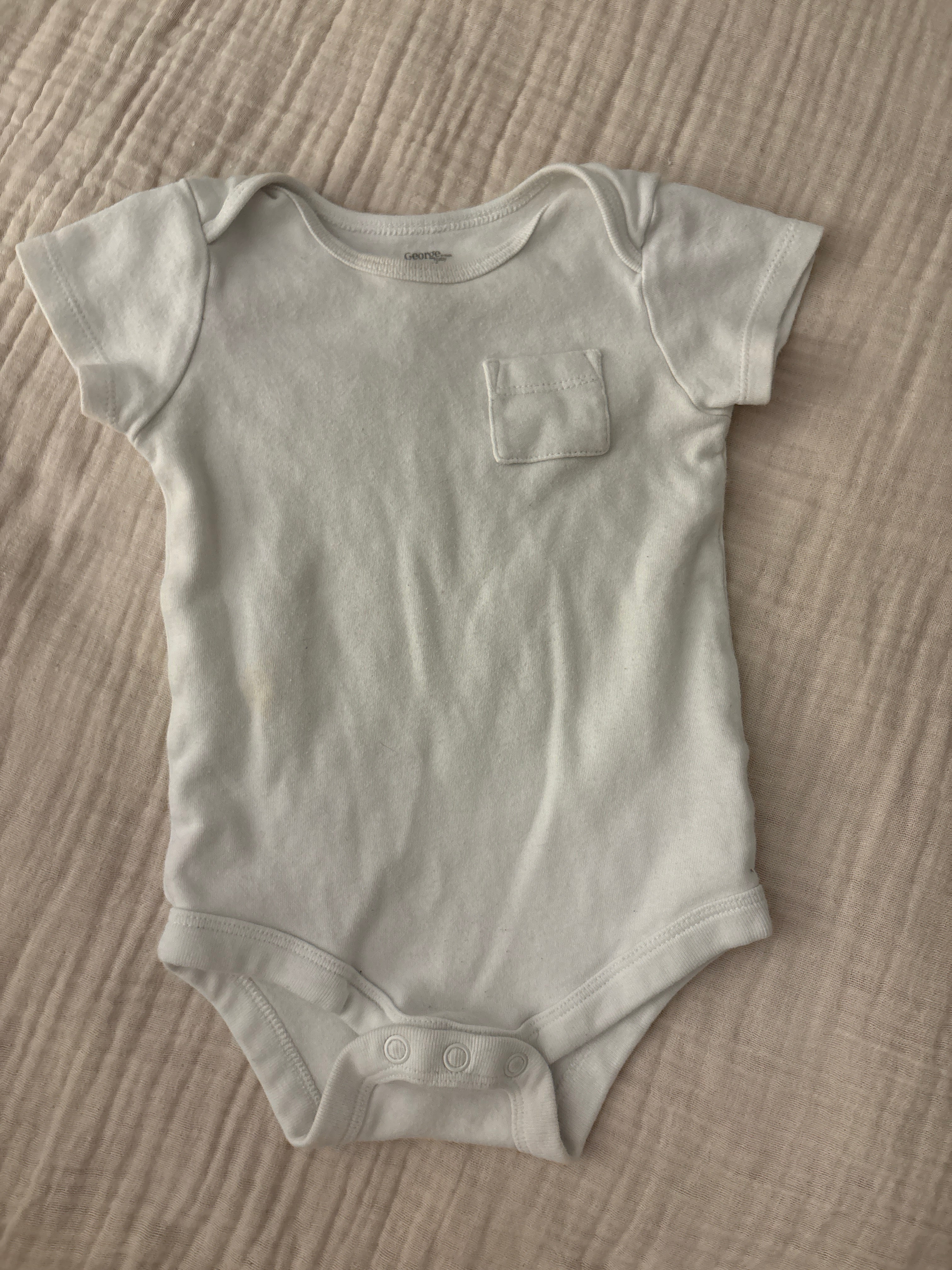 Cache couche 6-12 mois