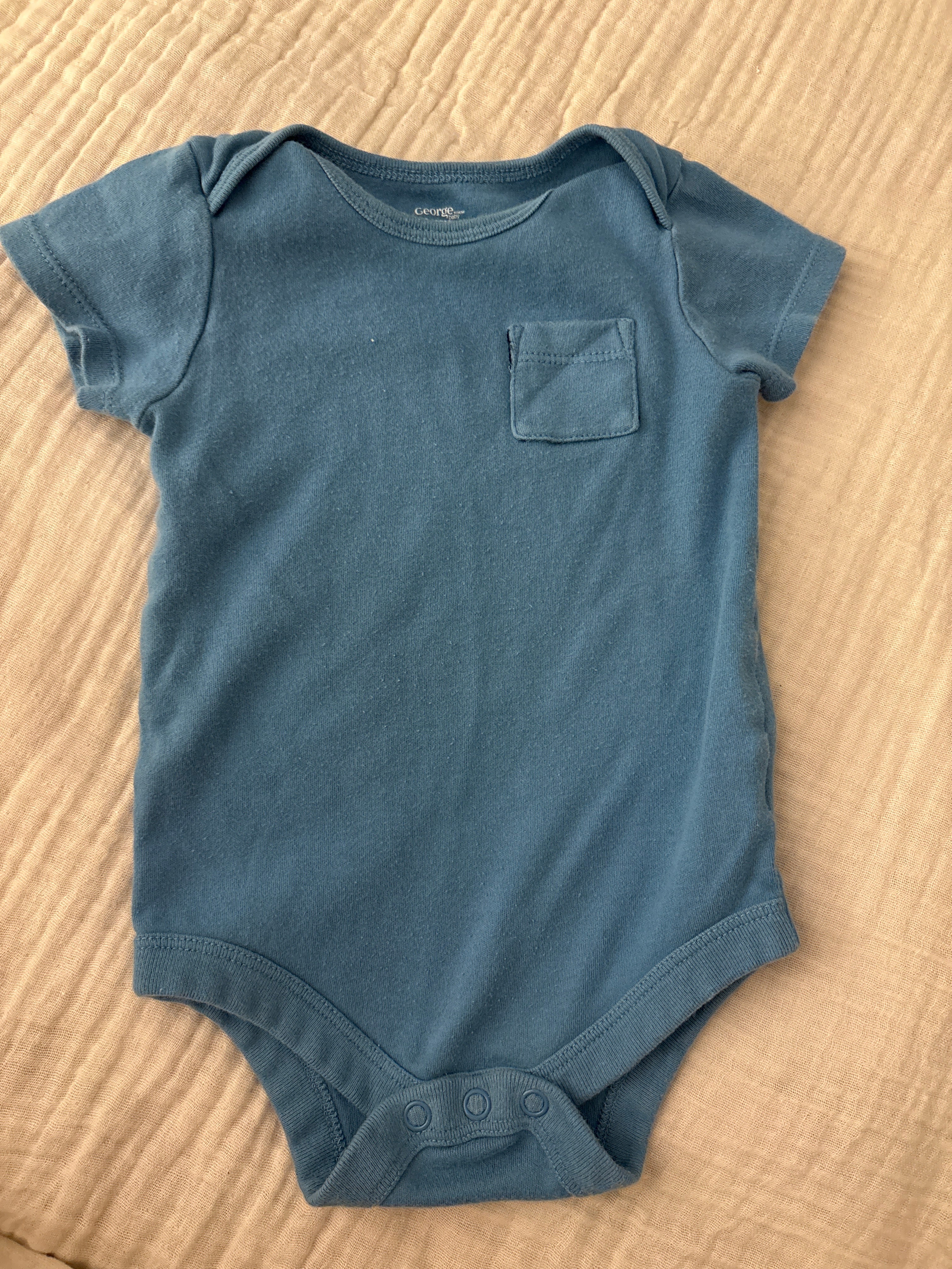 Cache couche 6-12 mois