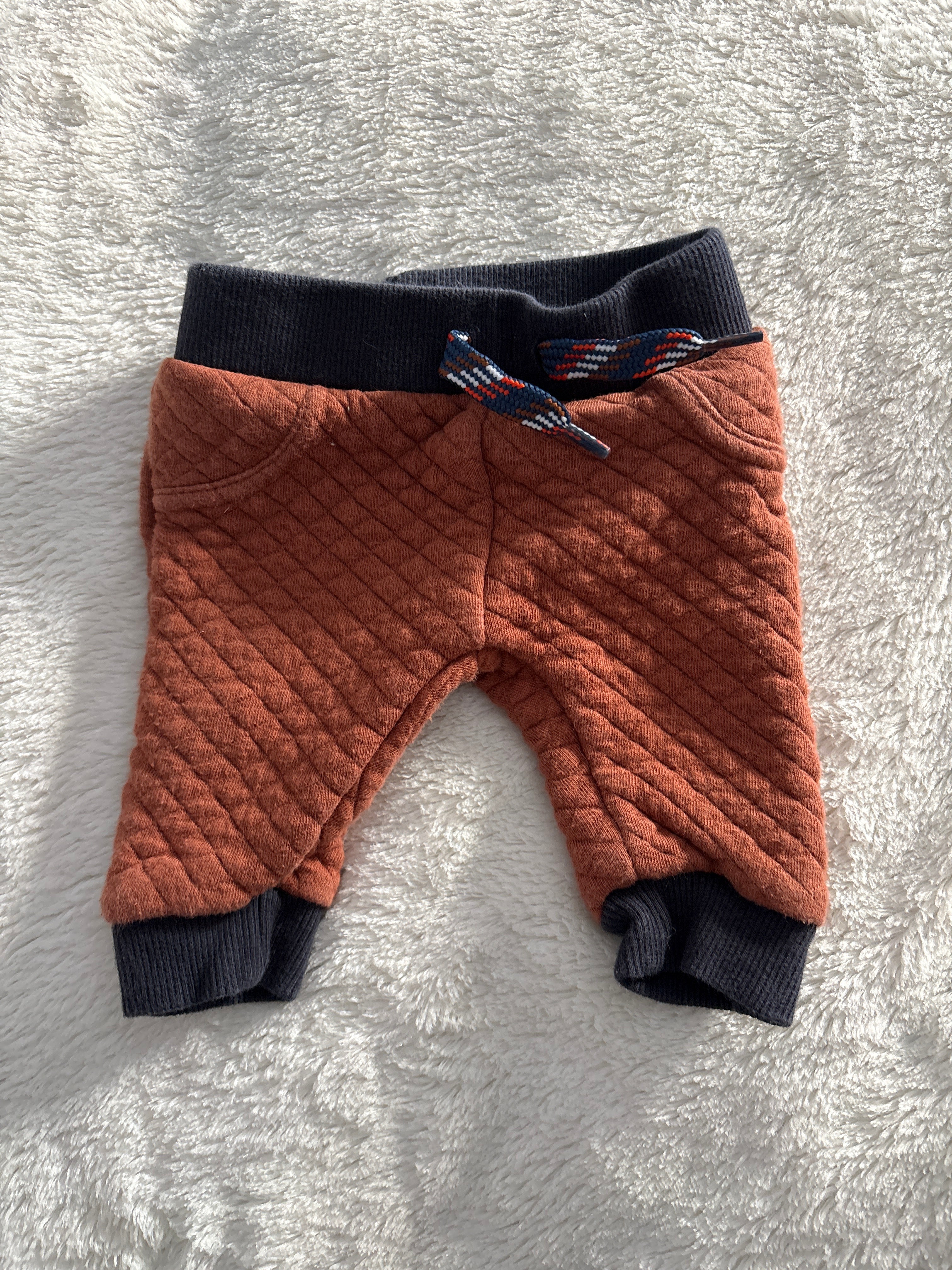 Pantalon joggings 1 mois