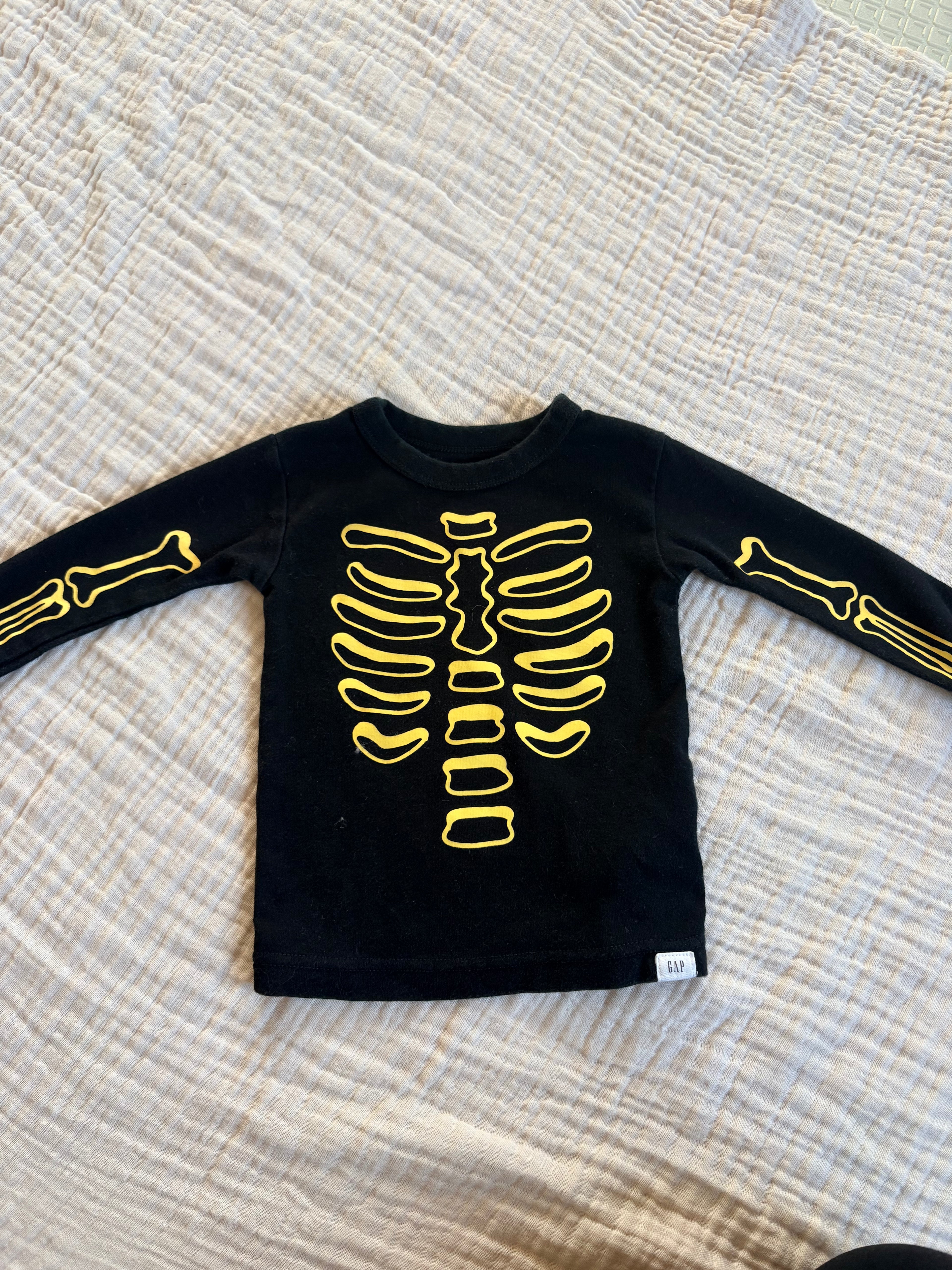 Chandail Glow in the dark Gap 12-18 mois