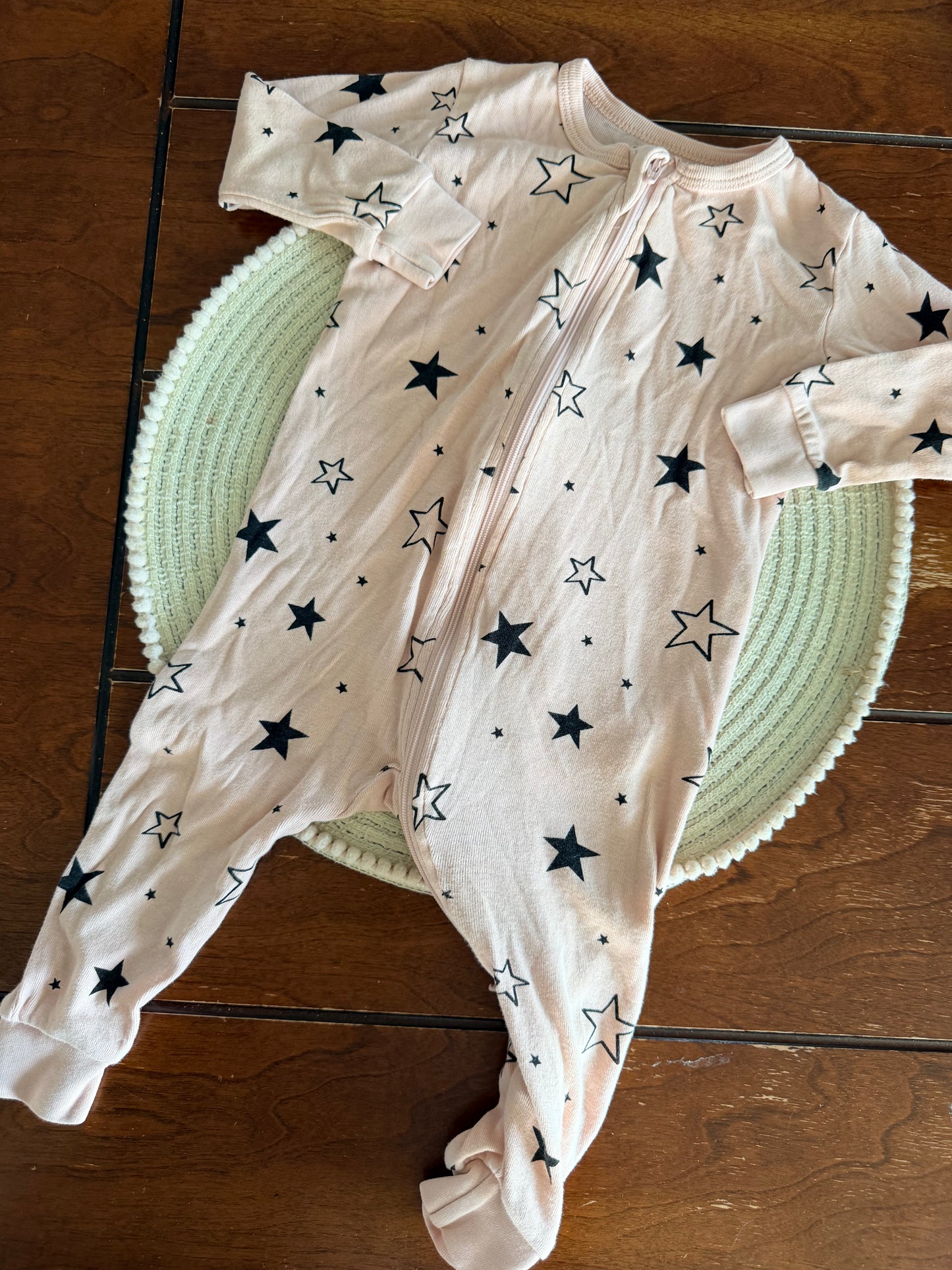 Pyjama petit lem 12 mois (imparfait au col)